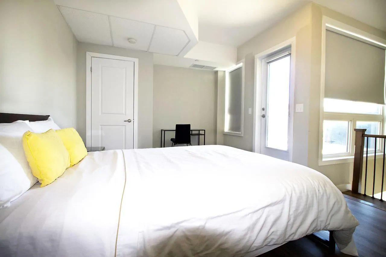 Living Suites Toronto - Queens Park Canada